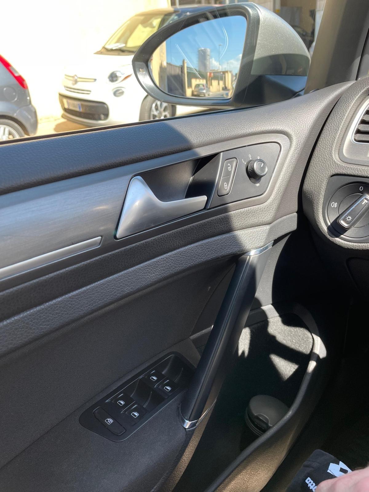 Volkswagen Golf Business 1.6 TDI DSG 5p. Highline BlueMotion Technology