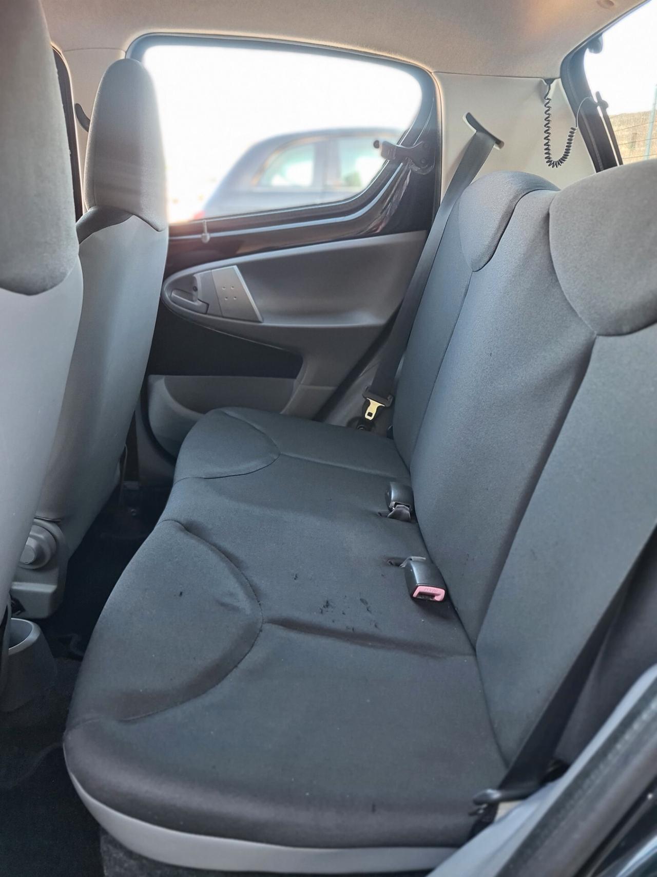 Toyota Aygo 1.0 12V VVT-i 5 porte Deep Ocean Connect