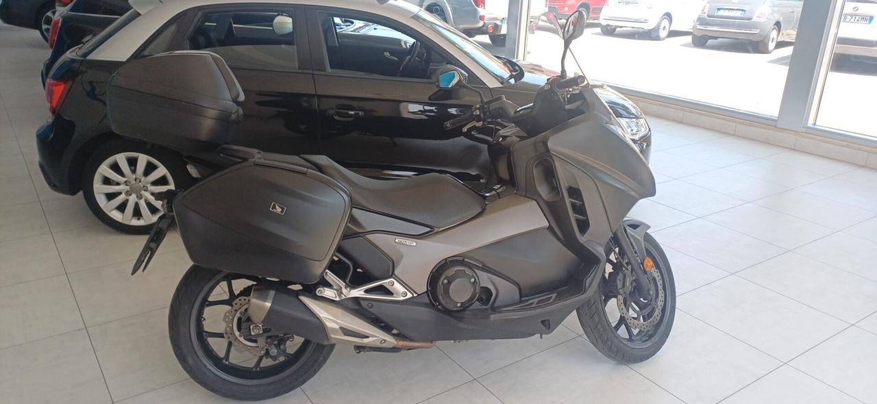 Honda Integra 750