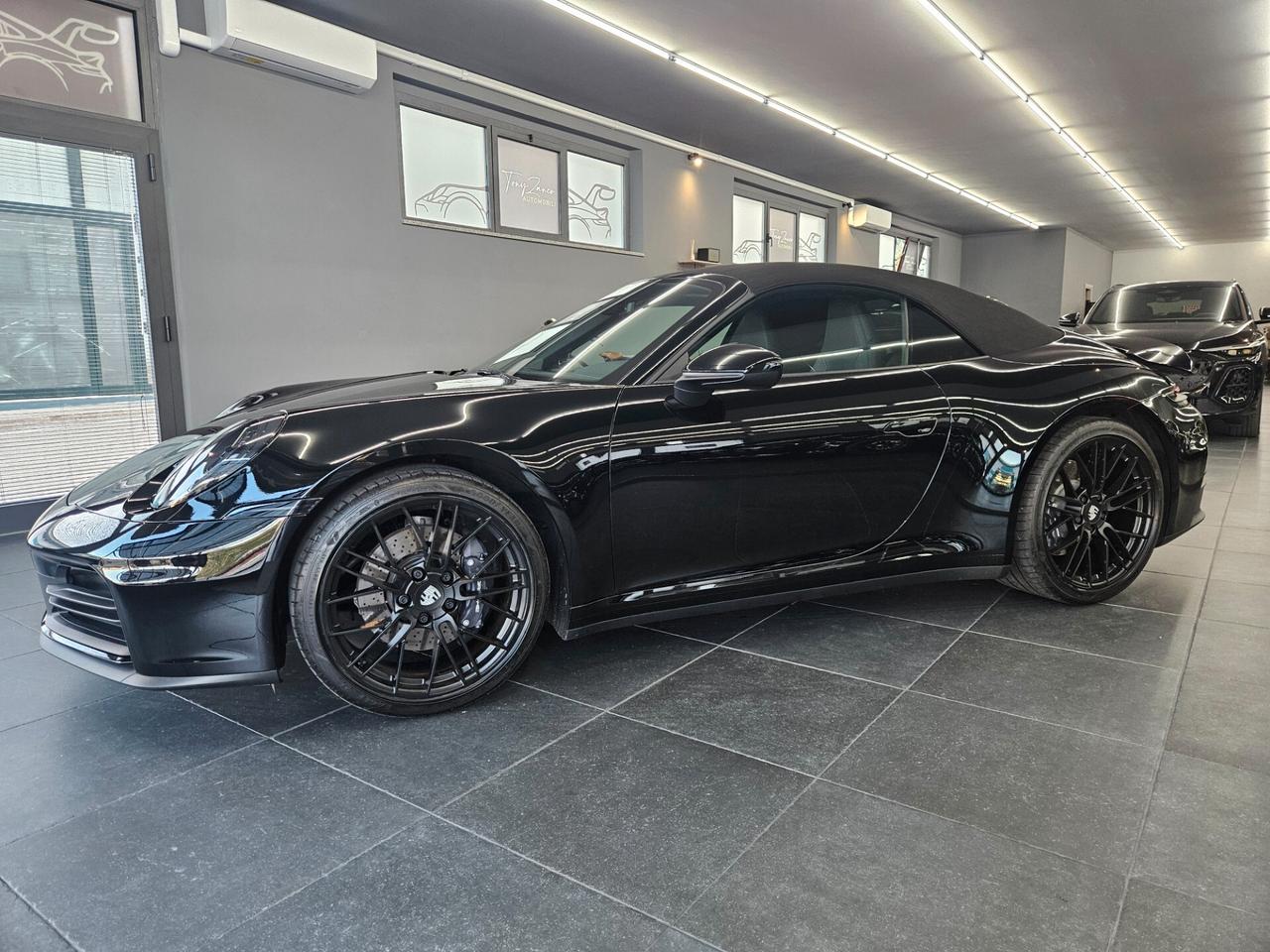 Porsche 992 CARRERA 992.2 CABRIO BLACK DAYTONA