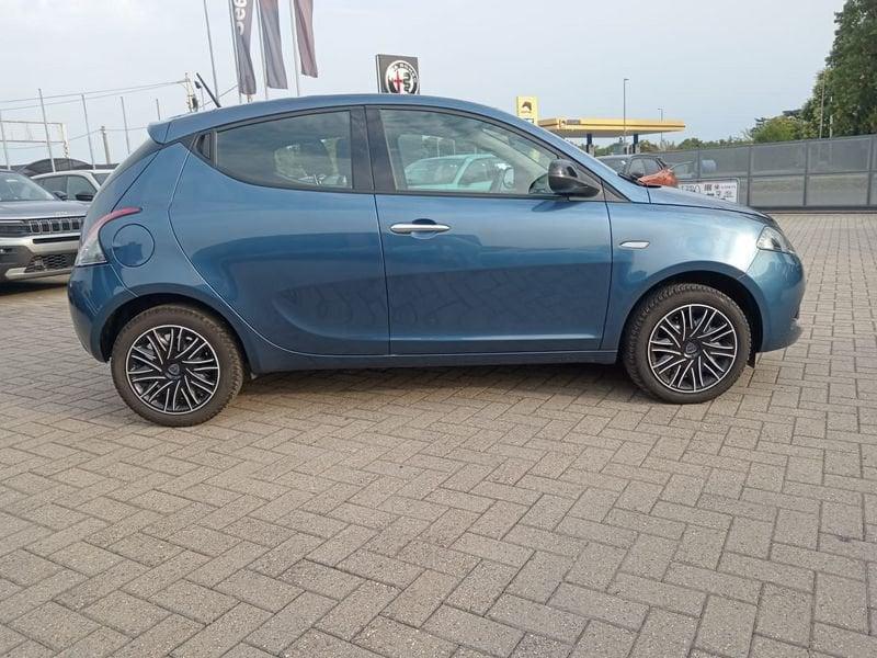 Lancia Ypsilon 1.0 FireFly 70cv S&S Hybrid SILVER