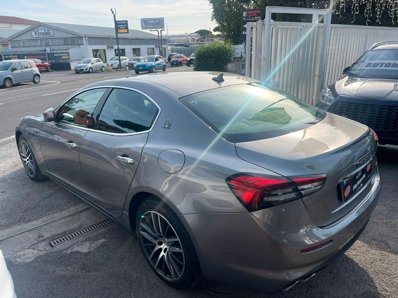 Maserati Ghibli 330 CV MHEV GT