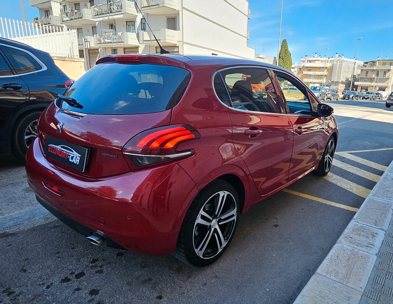 Peugeot 208 BlueHDi 100 5 porte GT Line