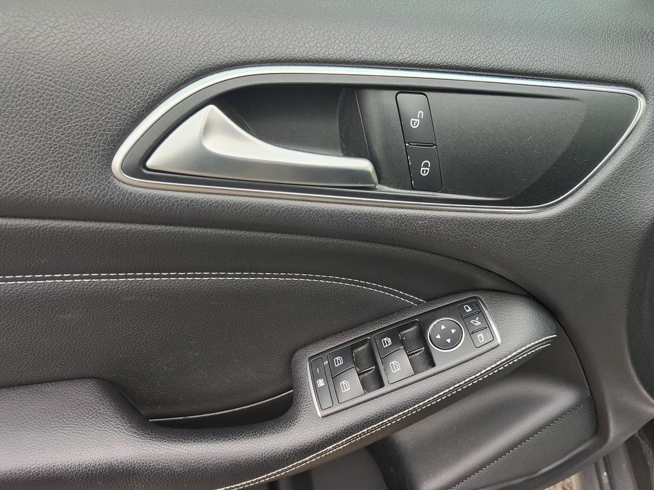 Mercedes-Benz B 180 Premium #8628