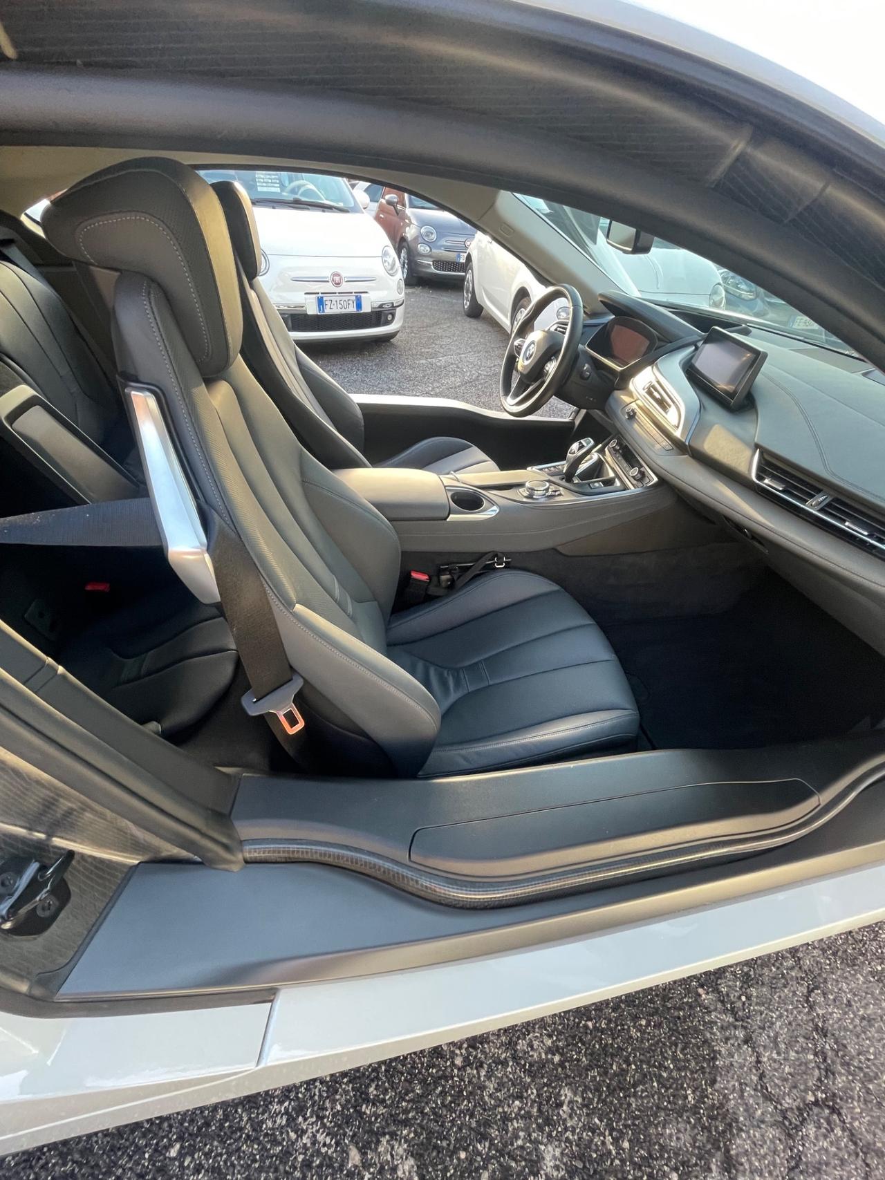 Bmw i8. (( 17 MILA KM -UNICA IN ITALIA ))