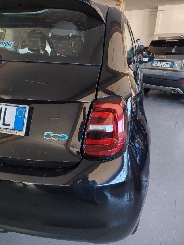 FIAT 500e Berlina 42 kWh Red