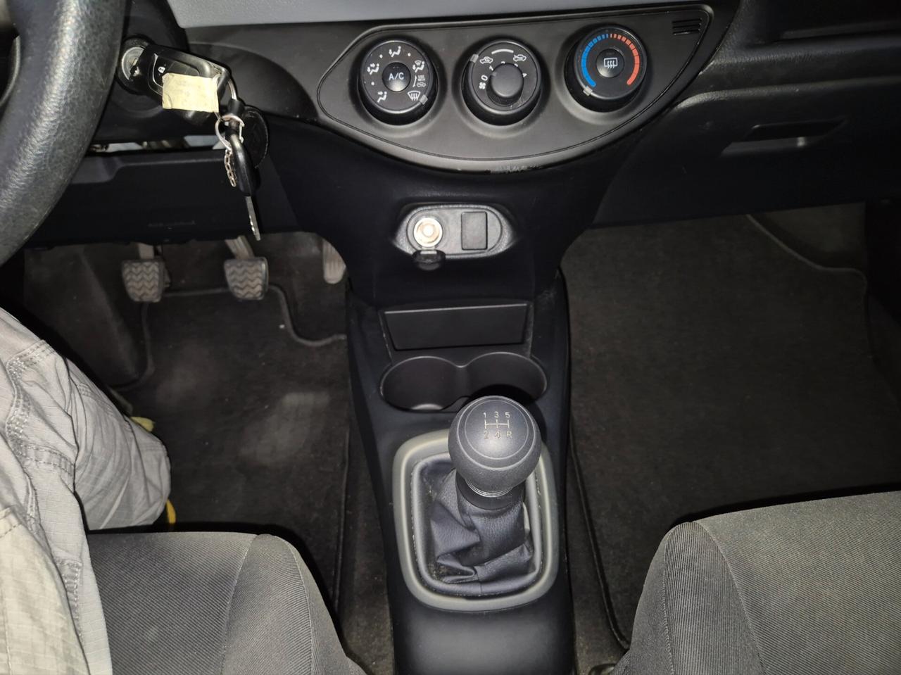 Toyota Yaris 1.0 72 CV 5 porte Cool