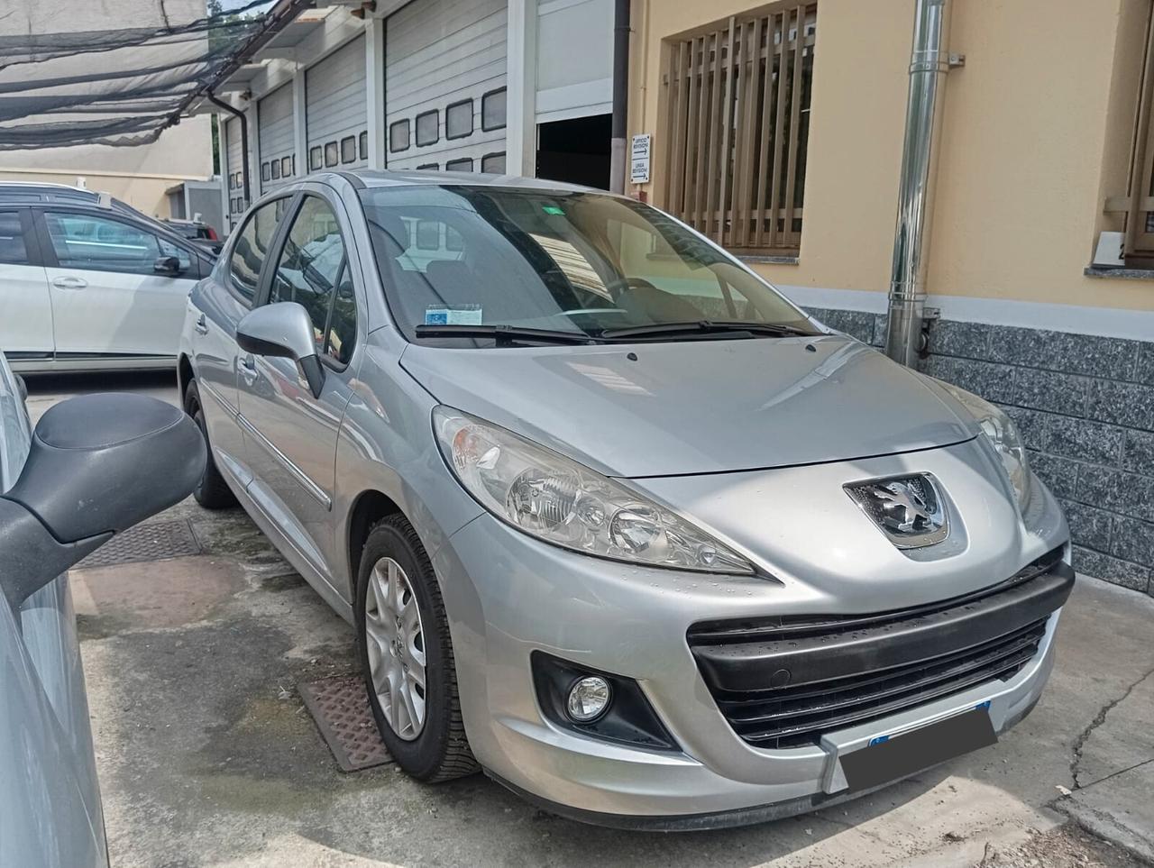 Peugeot 207 Plus 1.4 HDi 70CV 5 porte
