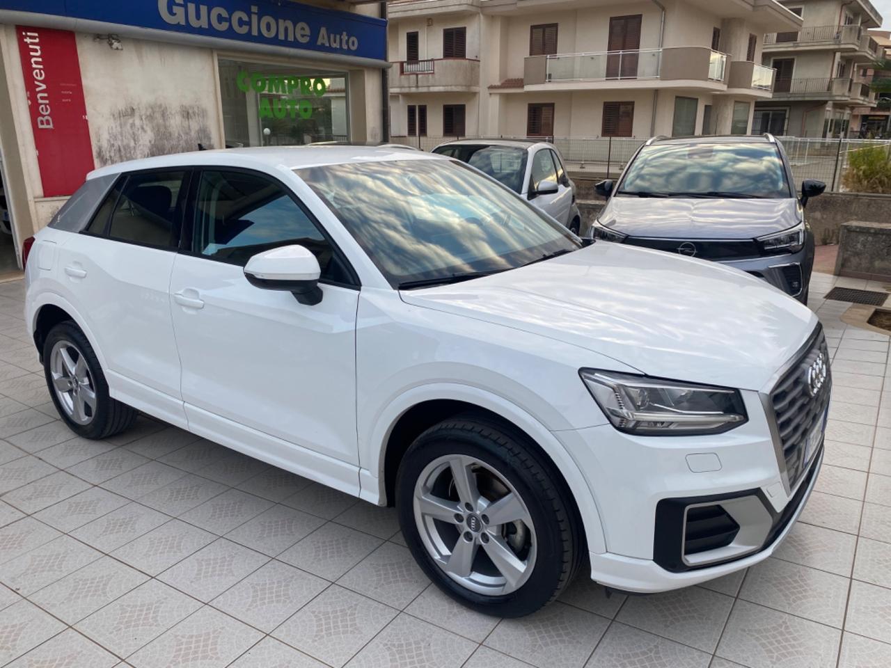 Audi Q2 30 TDI Identity Black