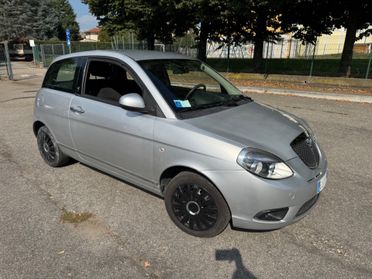Lancia Ypsilon 1.2 69 CV Unyca