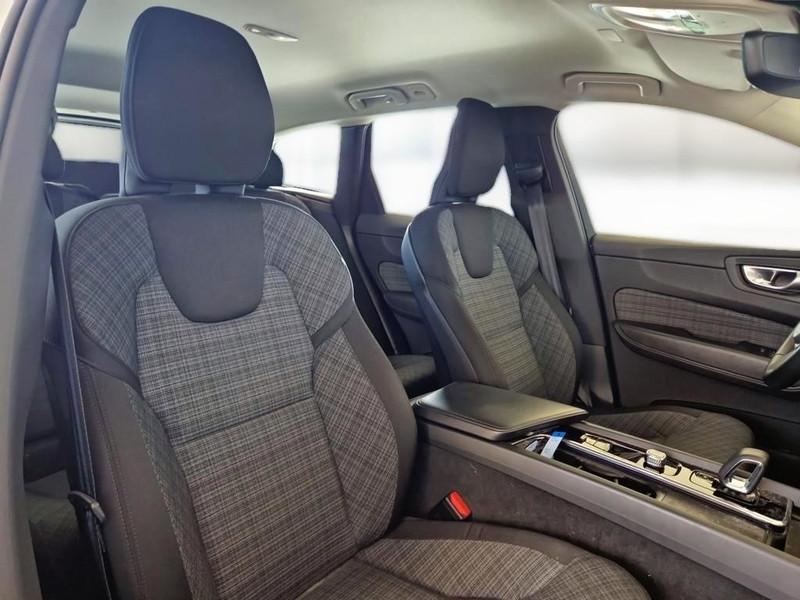 VOLVO XC60 B4 D AUTOMATICO CORE SUV