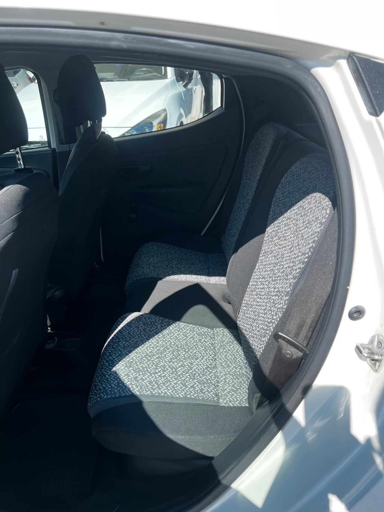 Lancia Ypsilon 1.2 69 CV 5 porte GPL Ecochic Silver neopatentati