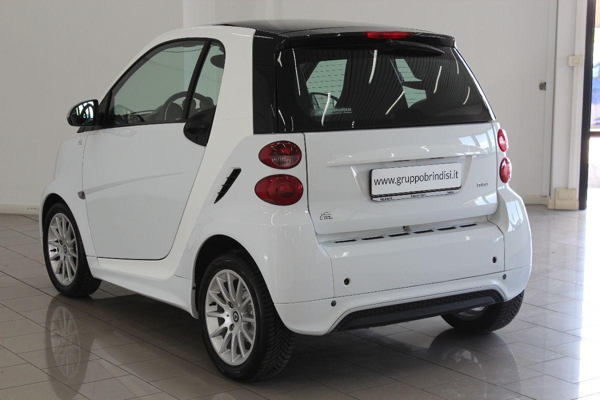 SMART - Fortwo - 1000 52 kW MHD coupé passion