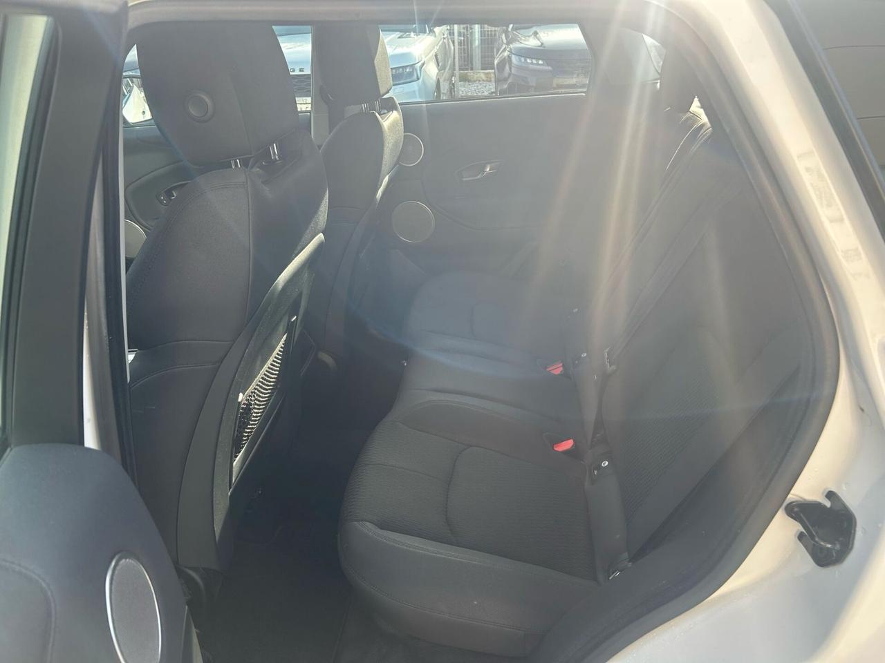 Range Rover Evoque 2.0 TD4 150 CV 5p. Pure