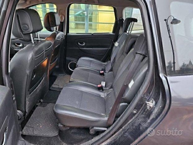 Renault Scenic 7 POSTI VALUTIAMO USATO/SCAMBIO