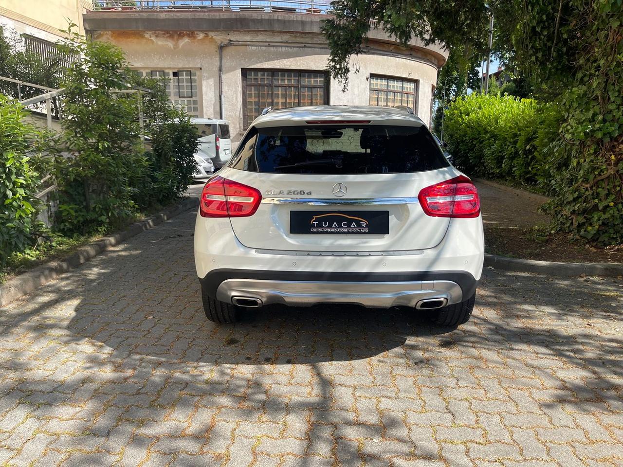 Mercedes-Benz GLA 200 200d
