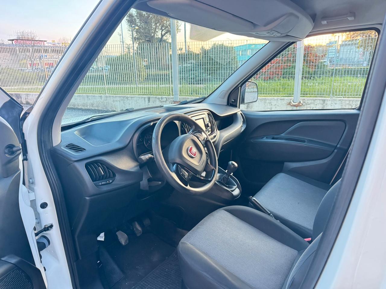 Fiat Doblo' cargo Maxi Autocarro 3 posti