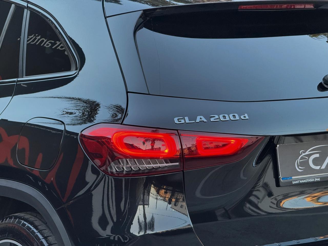 Mercedes-Benz GLA 200 d Premium AMG TETTO INT ROSSI