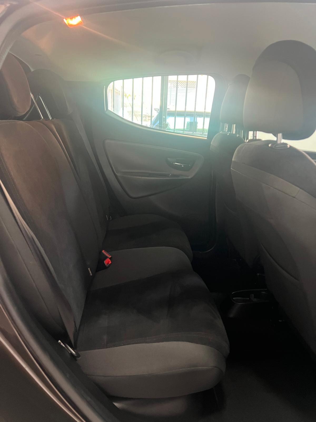 Lancia Ypsilon 0.9 TwinAir 85 CV 5 porte S&S Platinum