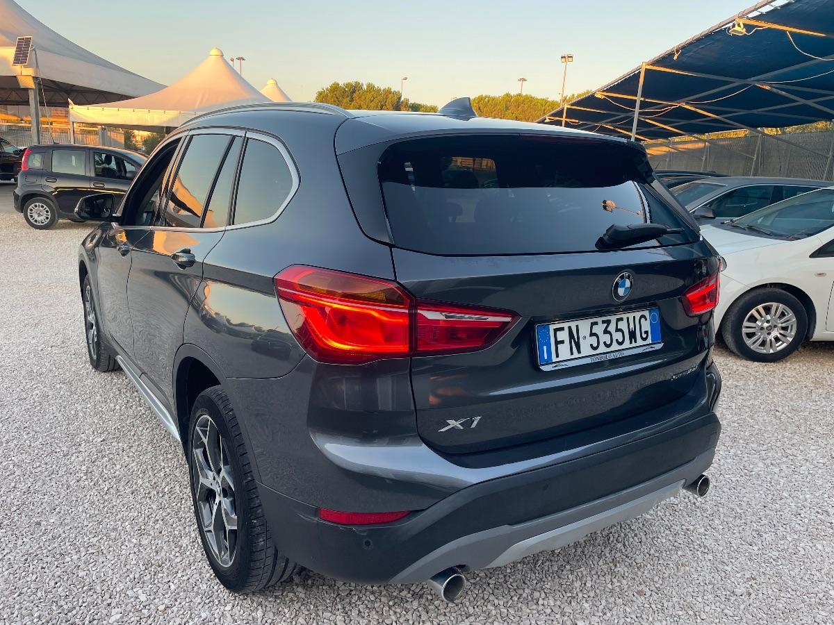 BMW - X1 - sDrive18d xLine