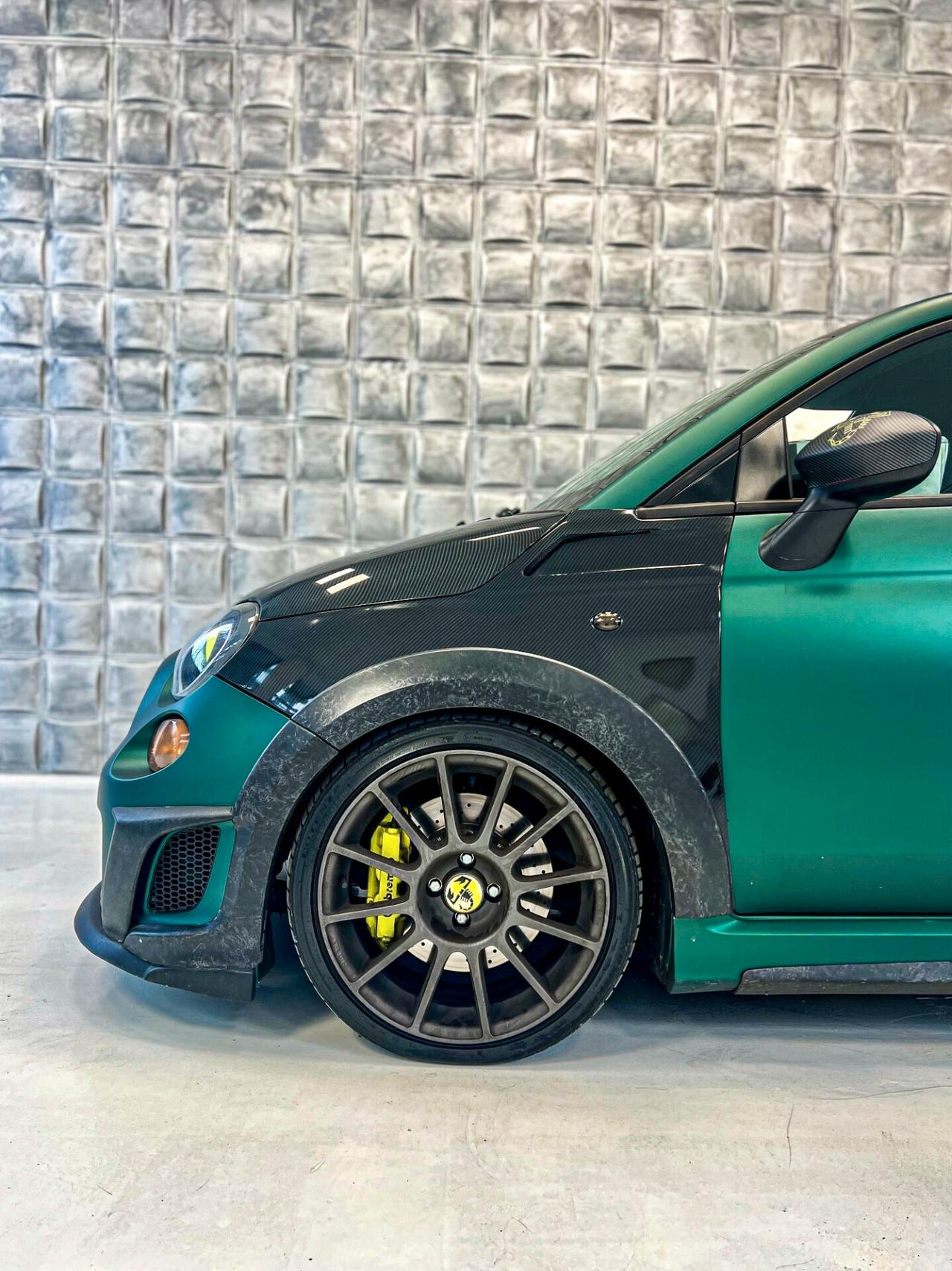 Abarth 500 1.4 Turbo T-Jet - 330cv