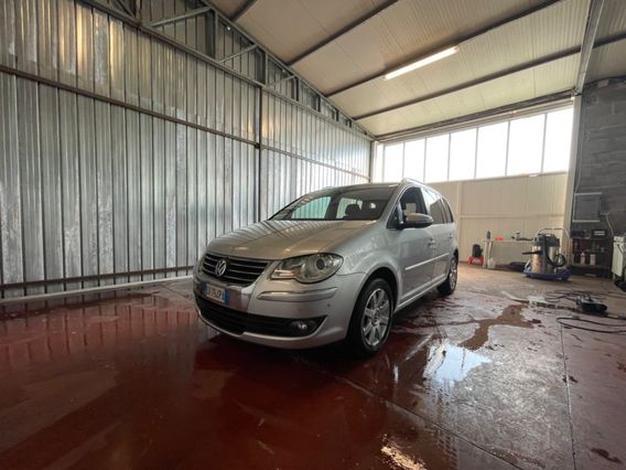Volkswagen Touran 1.4 16V TSI 150CV Highline ecofuel comenuova