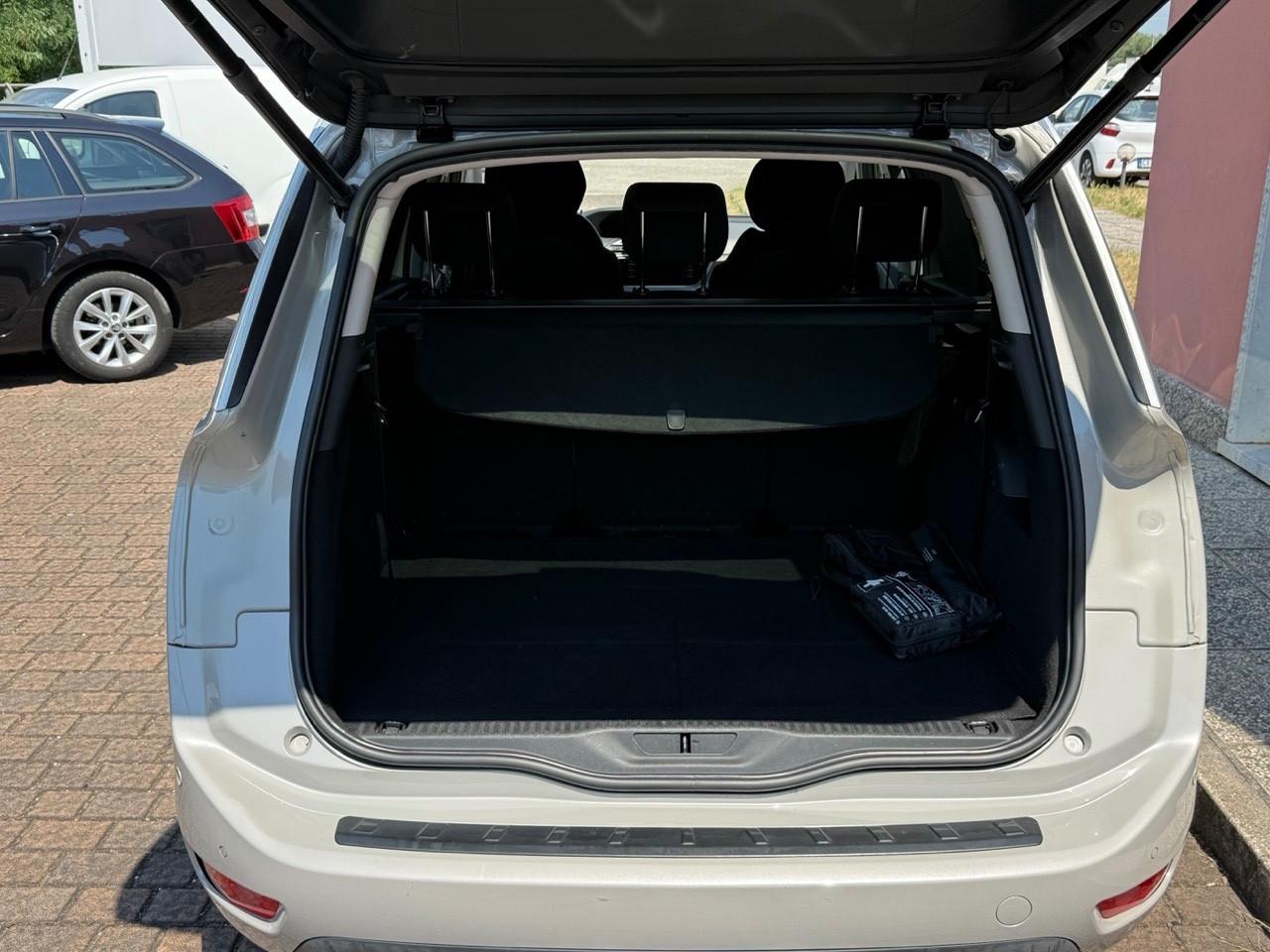 Citroen Grand C4 SpaceTourer BlueHDi 130 S&S EAT8 Shine Pack