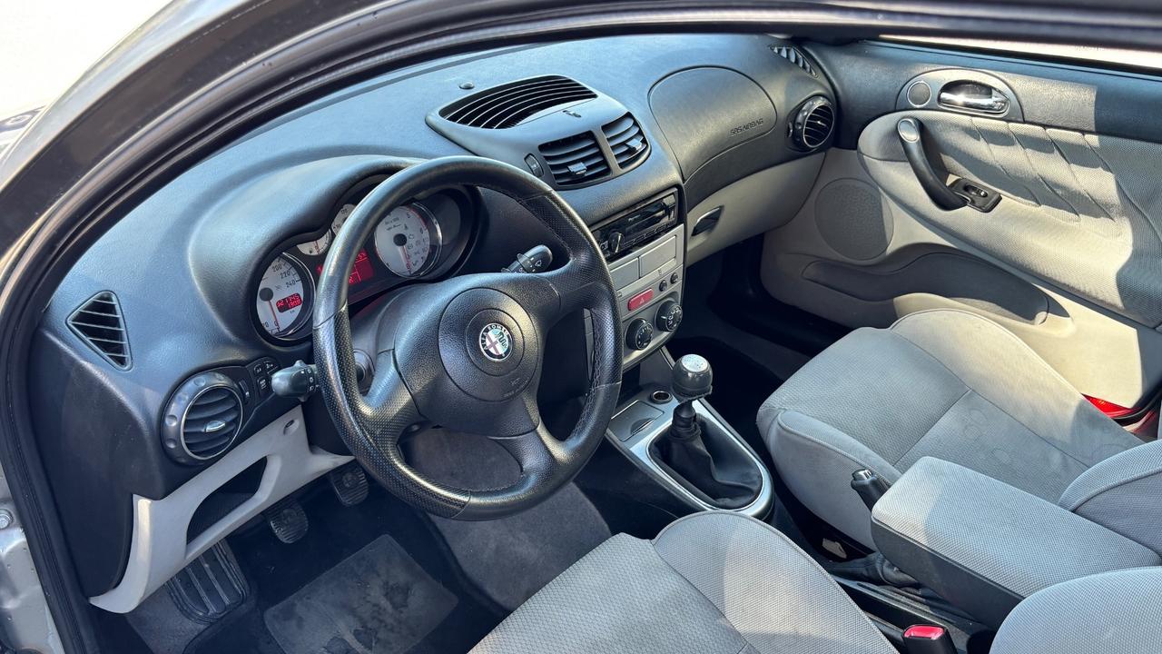 Alfa Romeo 147 1.9 JTD (120) 5 porte Distinctive