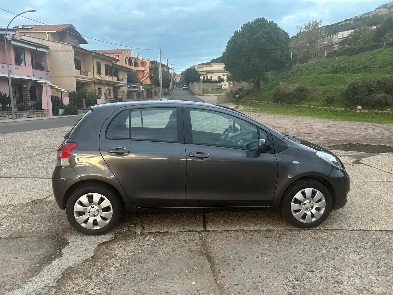 Toyota Yaris 1.0 tua a partire da 85€ al mese