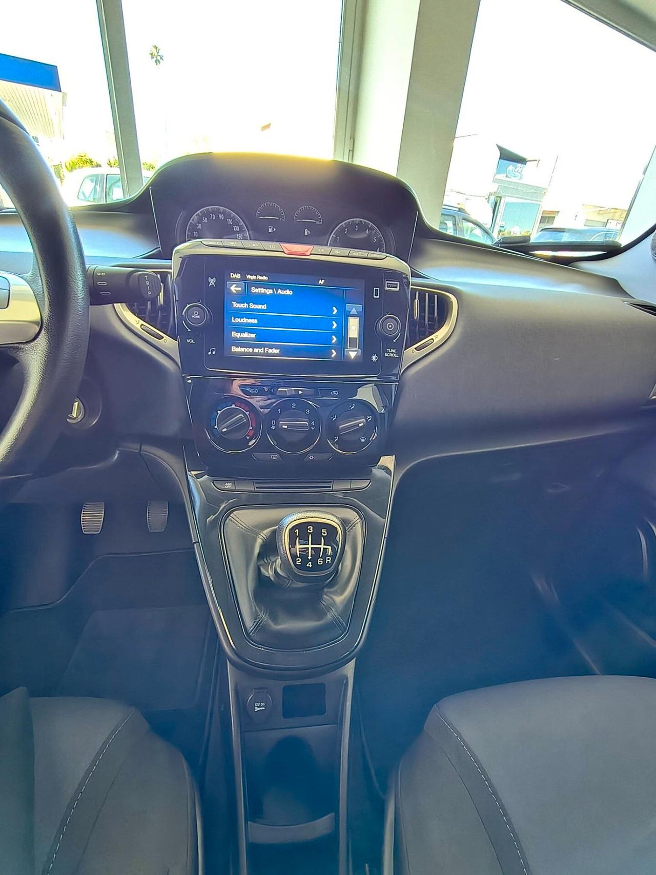 Lancia Ypsilon 1.0 FireFly 5 porte S&S Hybrid Gold