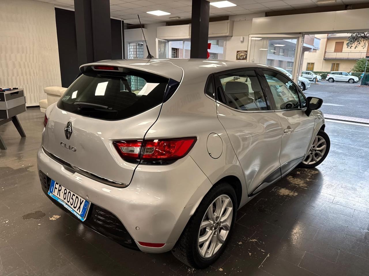 Renault Clio 1.2 75 CV 5 porte Duel