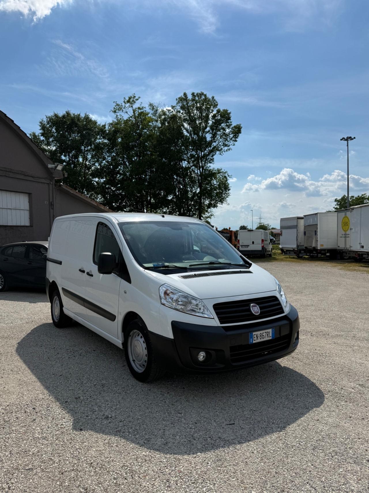 Autocarro Fiat scudo