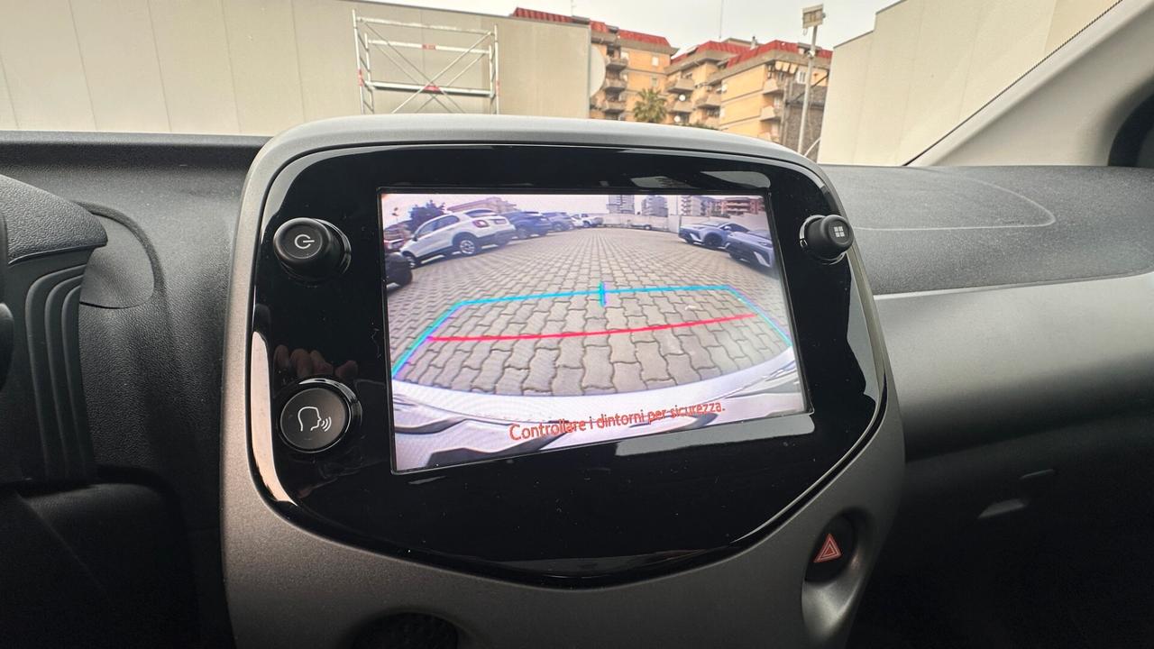 Toyota Aygo Connect 1.0 VVT-i 72 CV 5 porte x-play