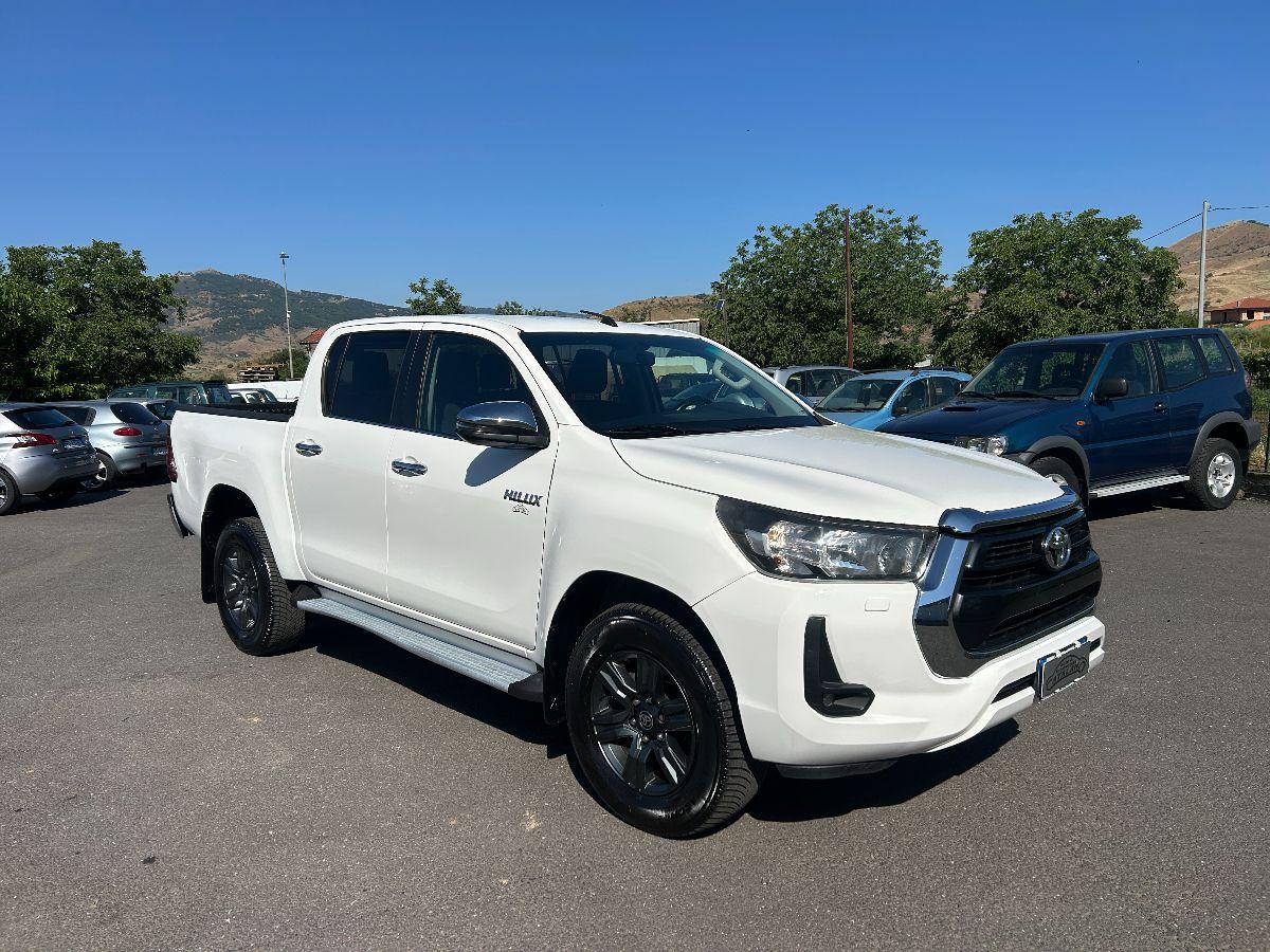 TOYOTA - Hilux 2.4 d-4d 4x4 EXECUTIVE TELECAMERA