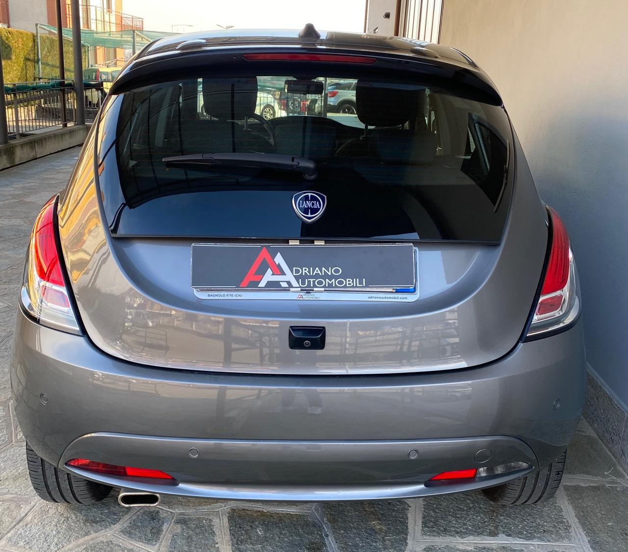 Lancia Ypsilon 1.0 firefly hybrid Platino s&s 70cv