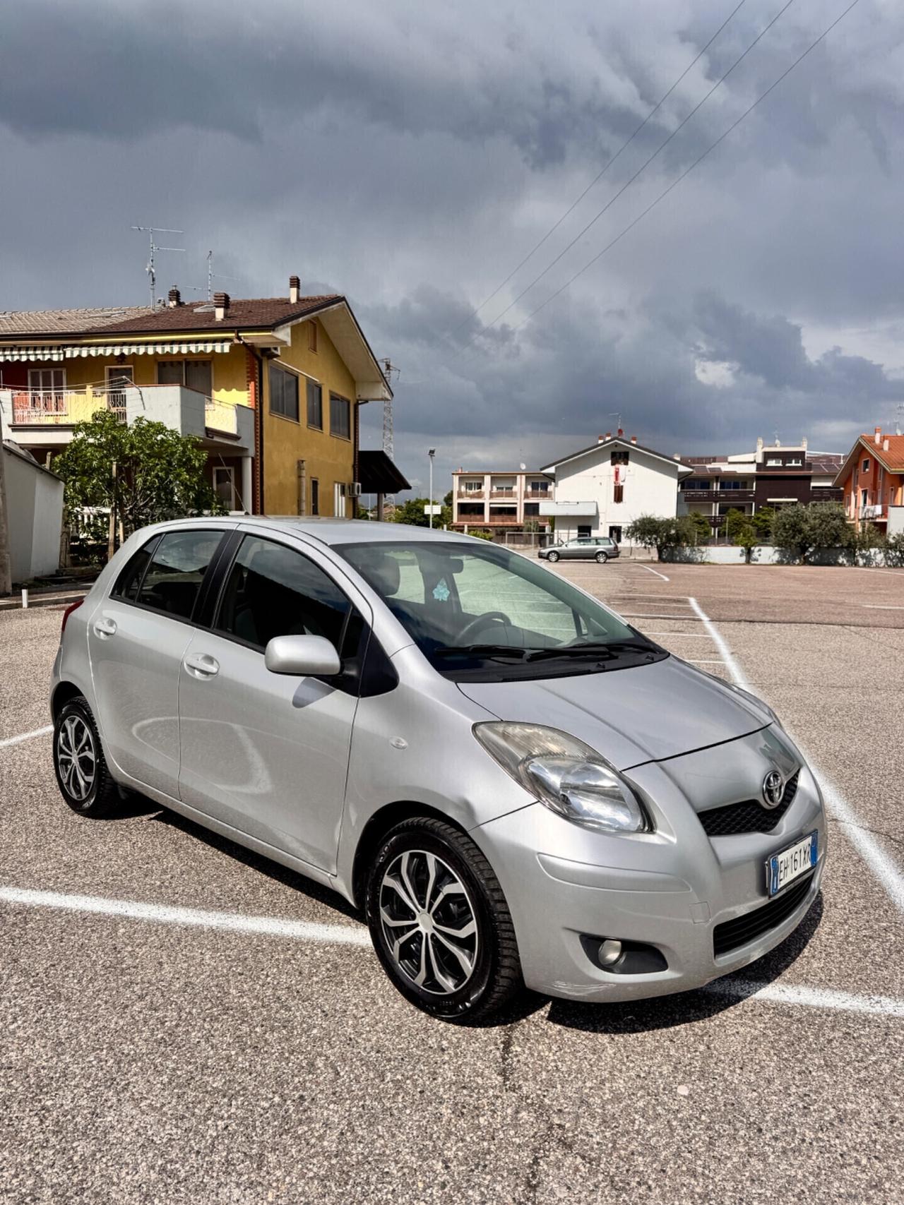 Toyota Yaris 1.3 5 porte 2011