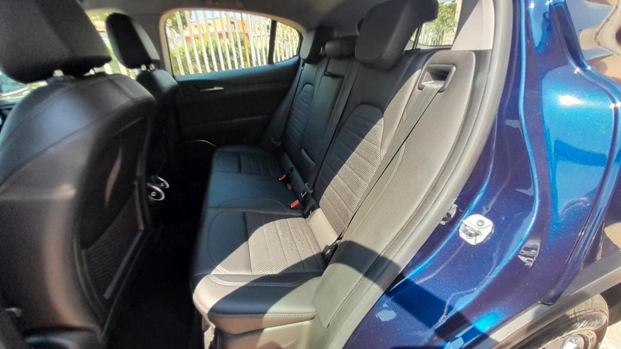 Alfa Romeo Stelvio 2.2 Turbodiesel 190 CV AT8 Q4 Super