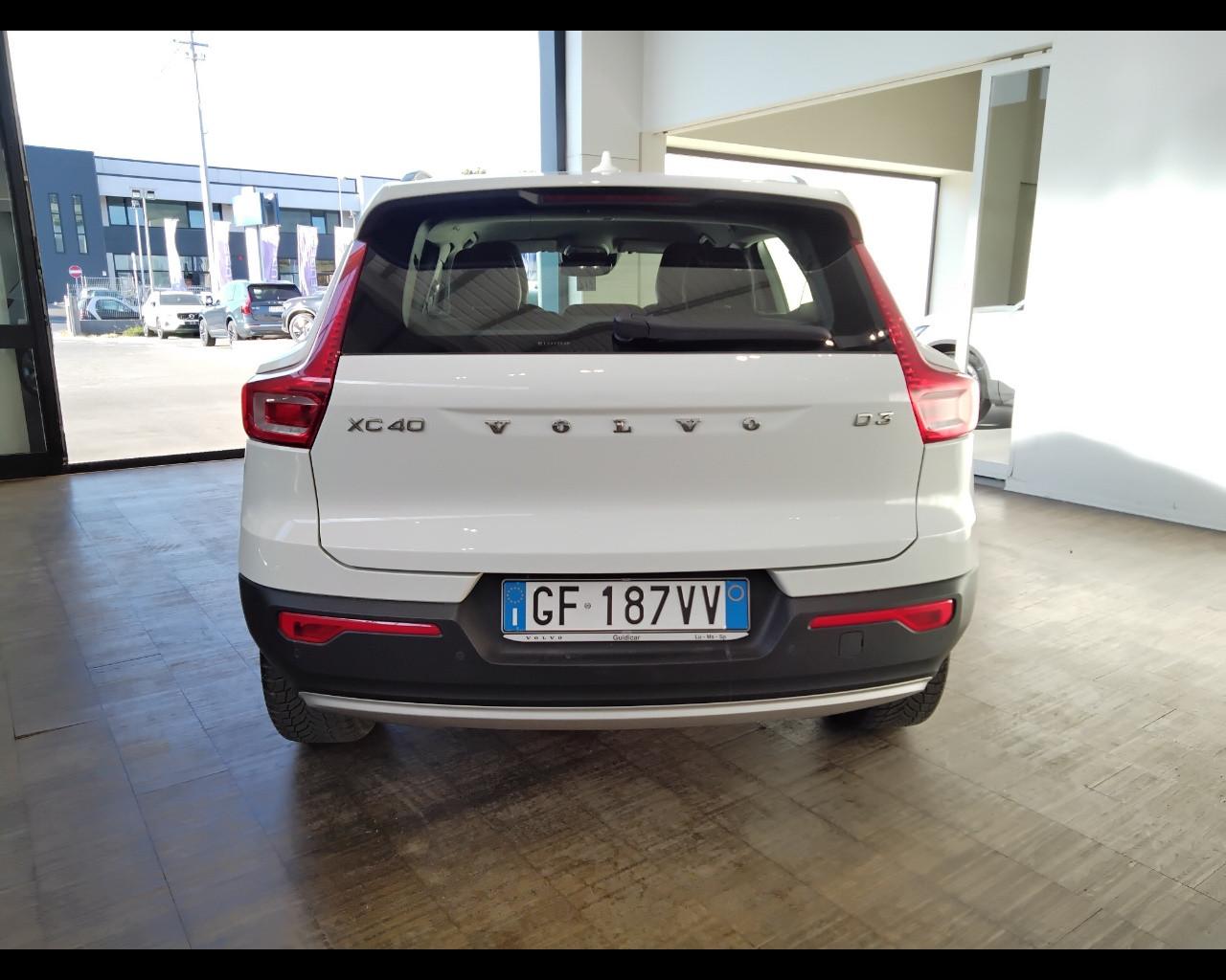 VOLVO XC40 - XC40 2.0 d3 Momentum Pro auto my21