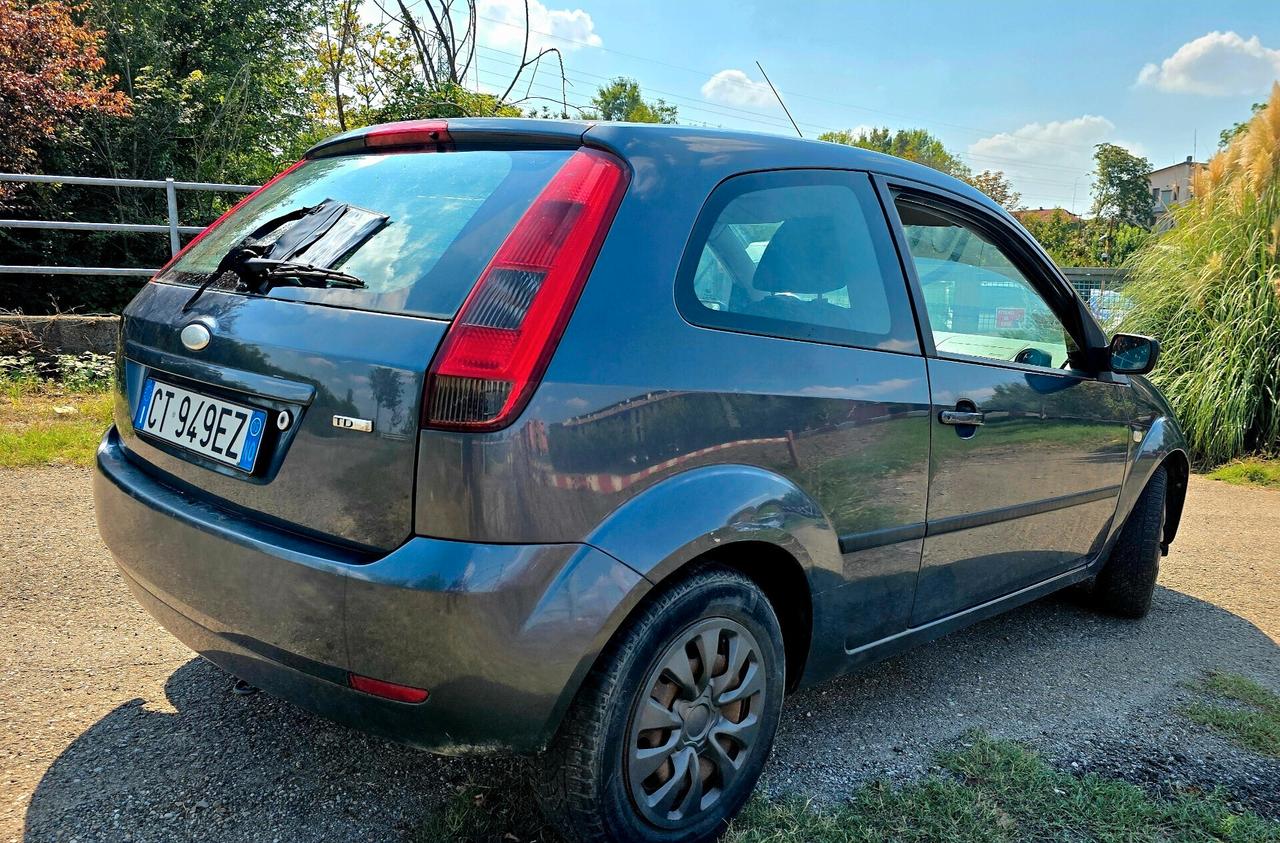 Ford Fiesta 1.4 DIESEL ANCHE NEOPATENTATI