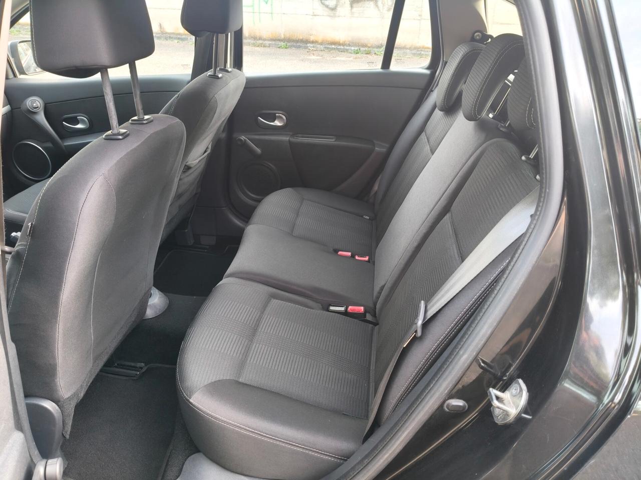 Renault Clio 1.2 sw del 2011 SOLO 105.000 KM