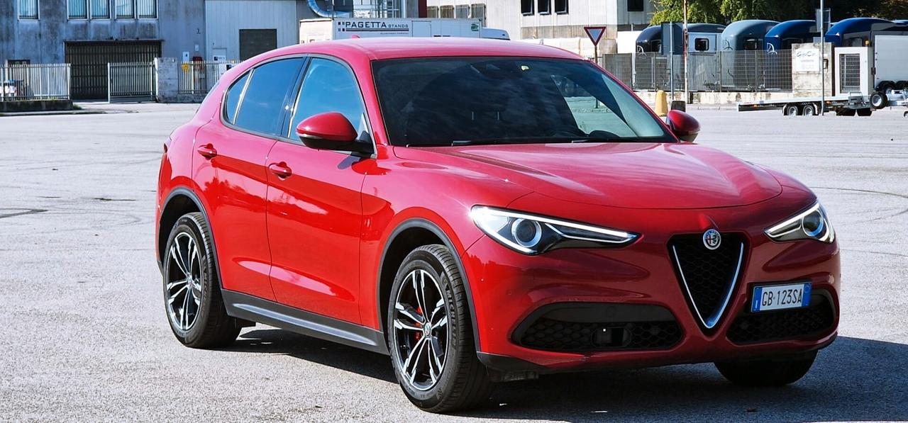 Alfa Romeo Stelvio 2.2 Turbodiesel 160 CV AT8 RWD
