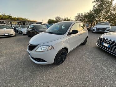 Lancia Ypsilon 1.2 69 CV 5 porte GPL Ecochic Elefantino Blu