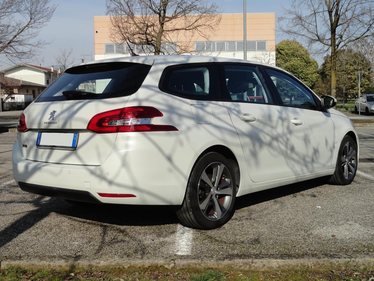 Peugeot 308 PureTech Turbo 130 S&S SW Allure
