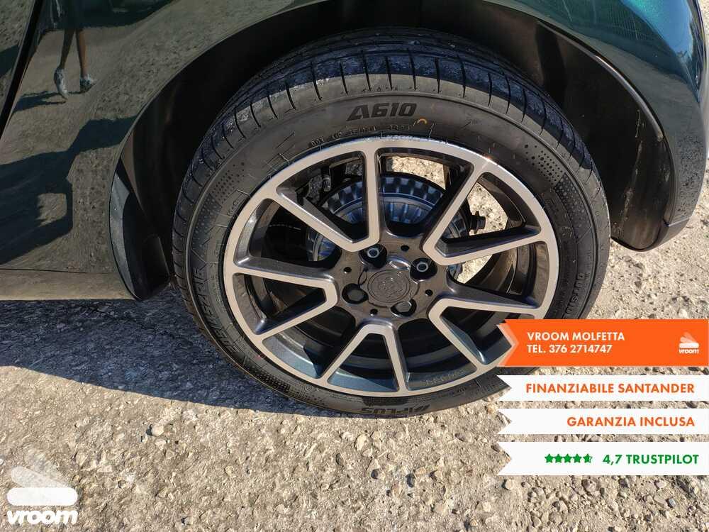 SMART fortwo EQ BRITISH GREEN PANORAMICA
