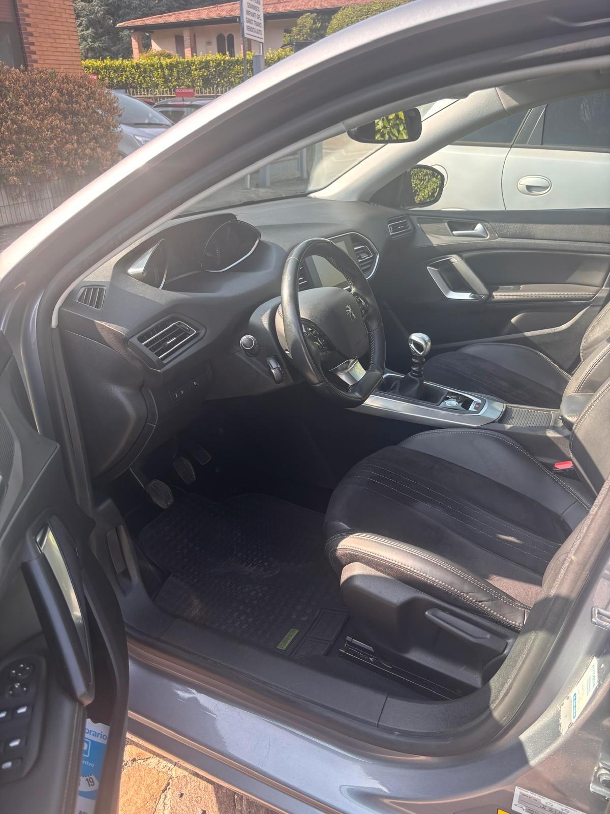 Peugeot 308 PureTech Turbo 130 S&S Allure
