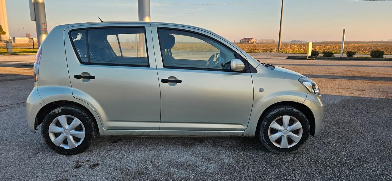 Daihatsu Sirion 1.0 Hiro