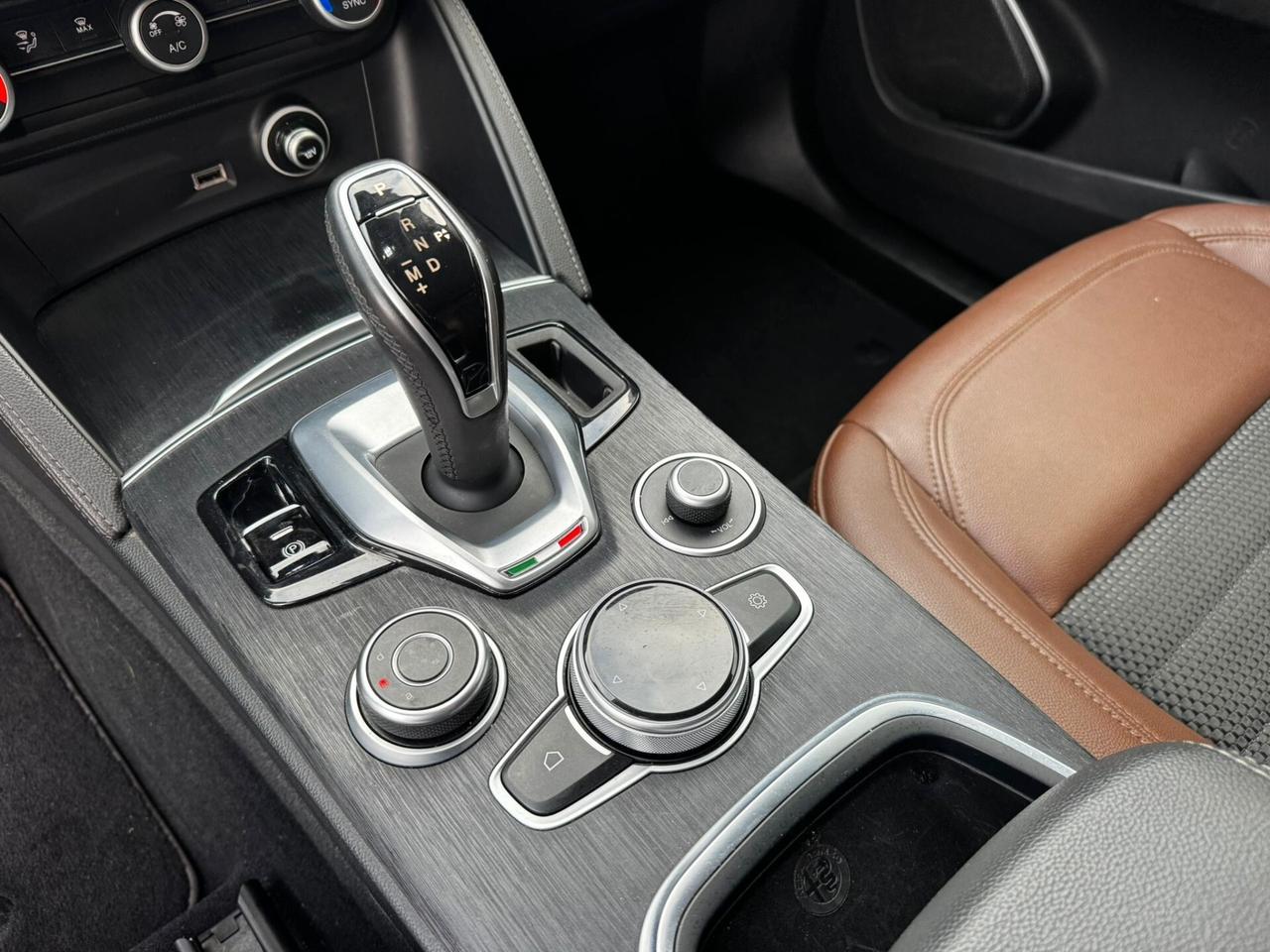 Alfa Romeo Stelvio 2.2 Turbodiesel 160 CV AT8 RWD Super