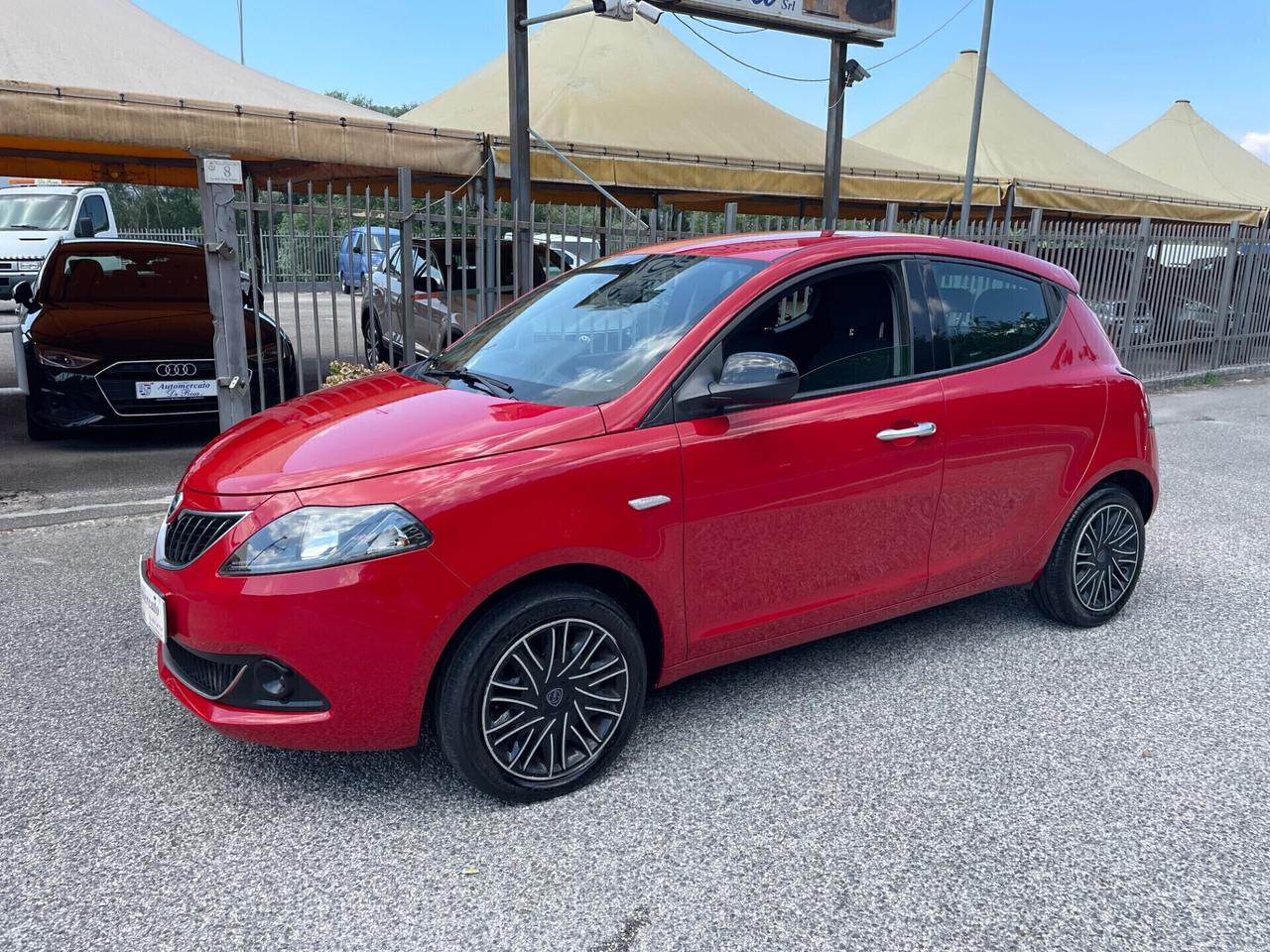 Lancia Ypsilon 1.0 FireFly 5 porte S&S Hybrid Ecochic Gold