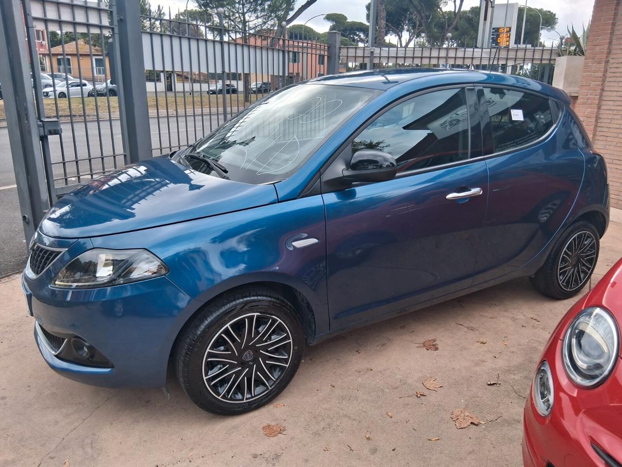 Lancia Ypsilon 1.0 FireFly 5 porte S&S Hybrid Ecochic A. Ferretti