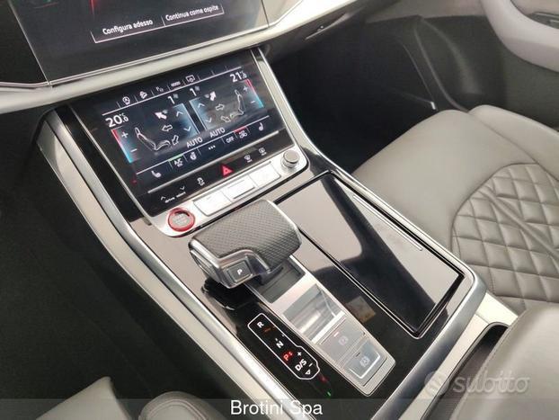 Audi Q8 SQ8 TDI quattro tiptronic sport attitude